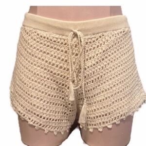 PLS READ! NWT SIZE S MINKPINK Cream Crochet Shorts